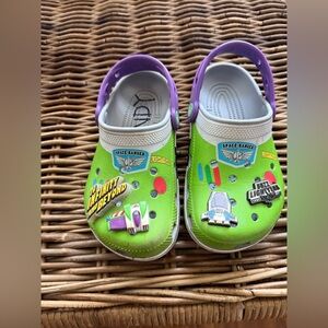 Buzz crocs size J1